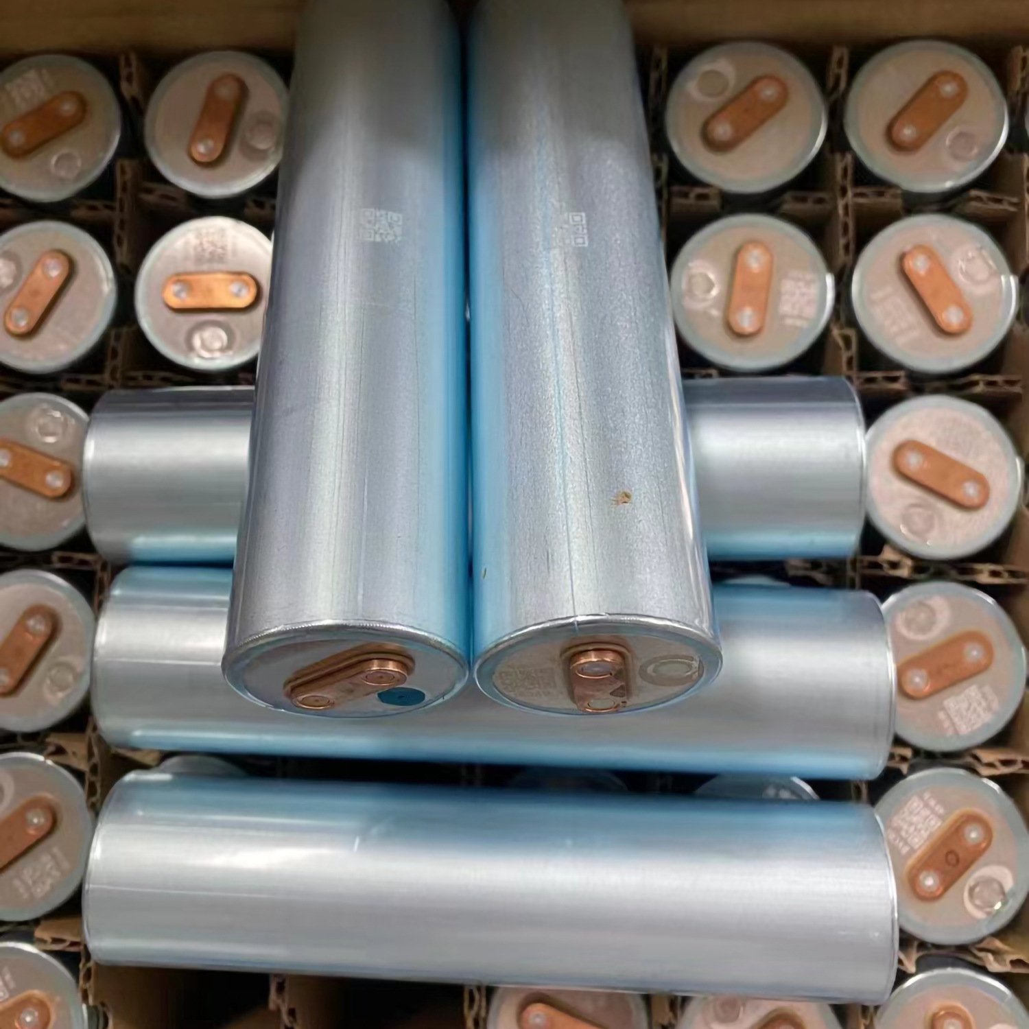 deep cycle lithium ion batteries cells in stock 3.2V cylindrical lifepo4 battery cell