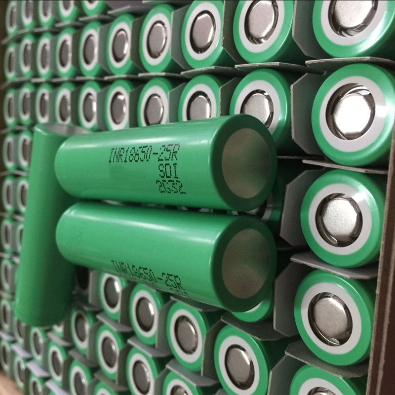 Wholesale 25R Cylindrical rechargeable lithium ion batteries 3.7v actual capacity 2500mah energy storage 18350 18650 battery