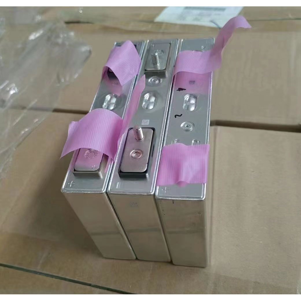 3.7v 50Ah Li-ion battery 15C high drain 750A power prismatic cell for diy 24v sightseeing car start / Solar energy storage