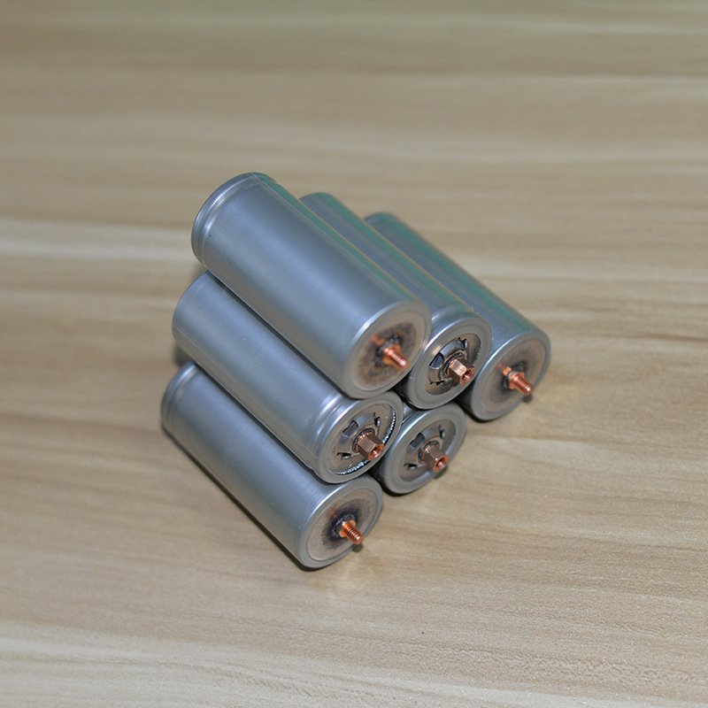 Spot wholesale 32700 screw type battery 6000mAh 3.2V lithium Li ion battery for energy storage solar lamps