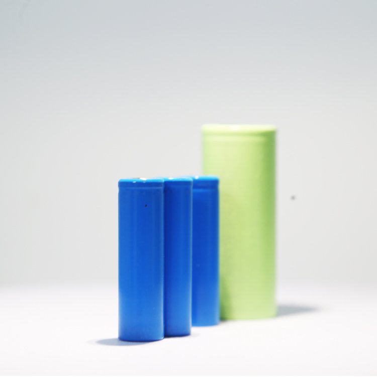High magnification rechargeable batteries 3.7v lithium ion battery 18500 2000mah lithium ion battery for power tools