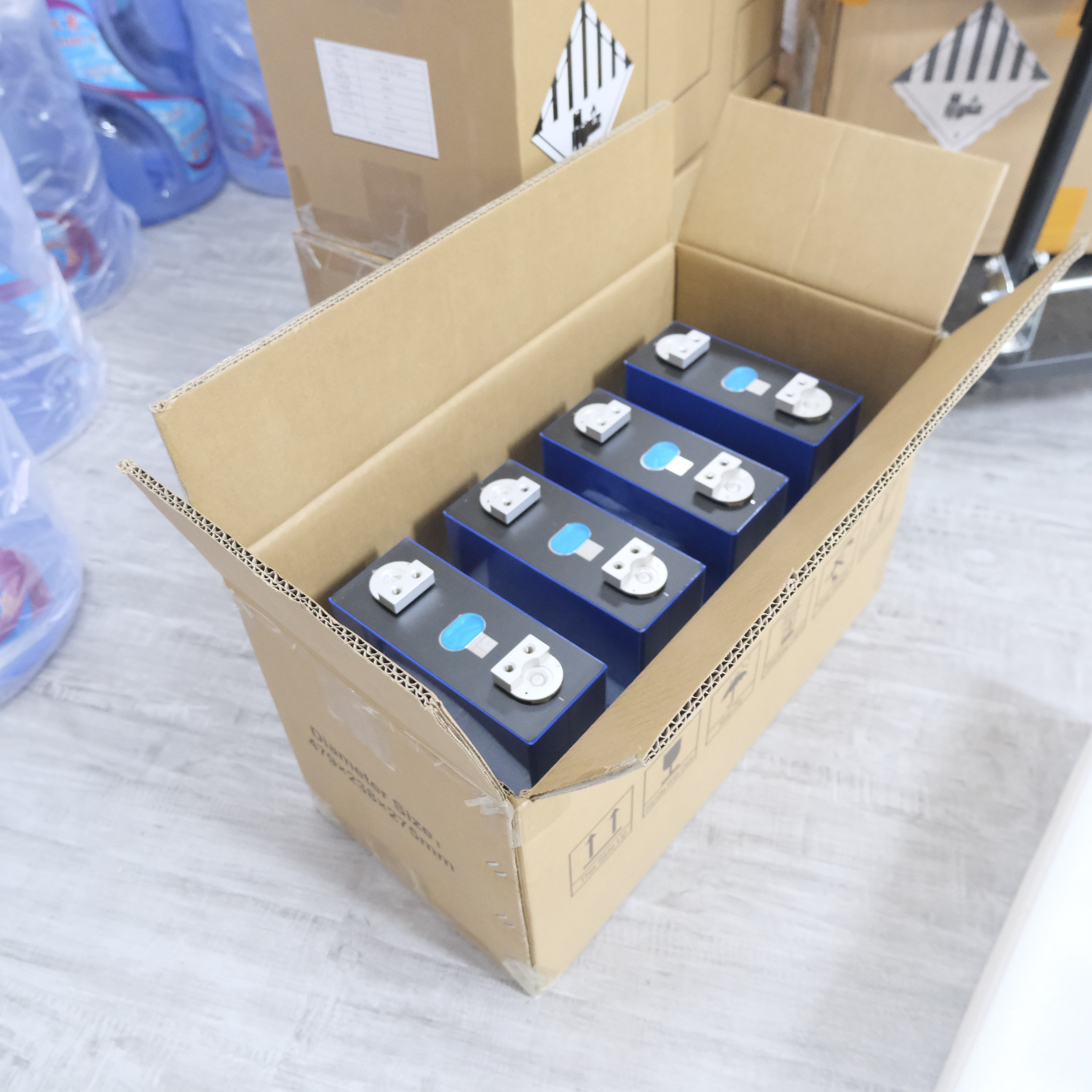 EU Stock EVE LF280K Original factory stud 280Ah Lifepo4 Battery Cells 3.2V 8000Cycles Rechargeable Cell Lifepo4 Battery