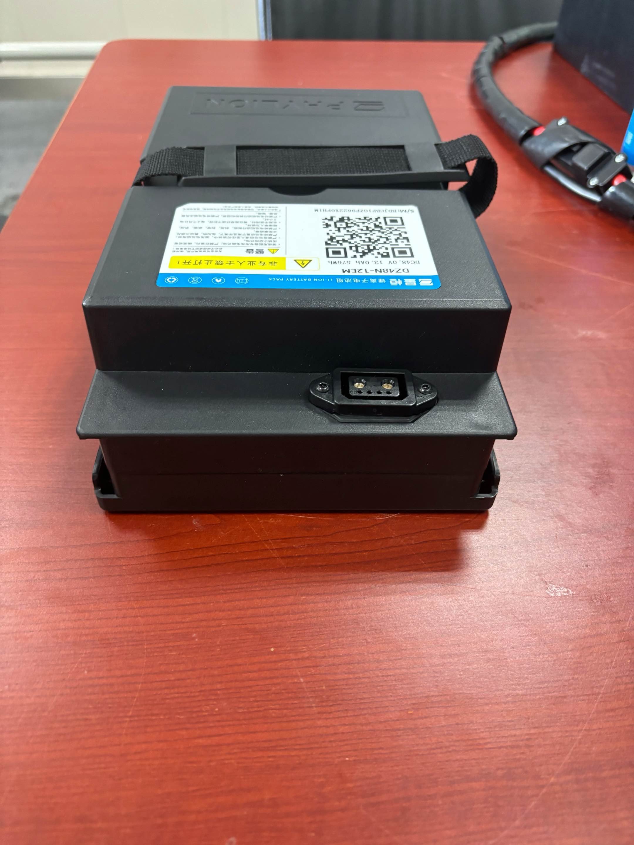 New Patented center power handle safe deep cycle lead acid battery rebuild prismatic lithium battery for motorcycle
