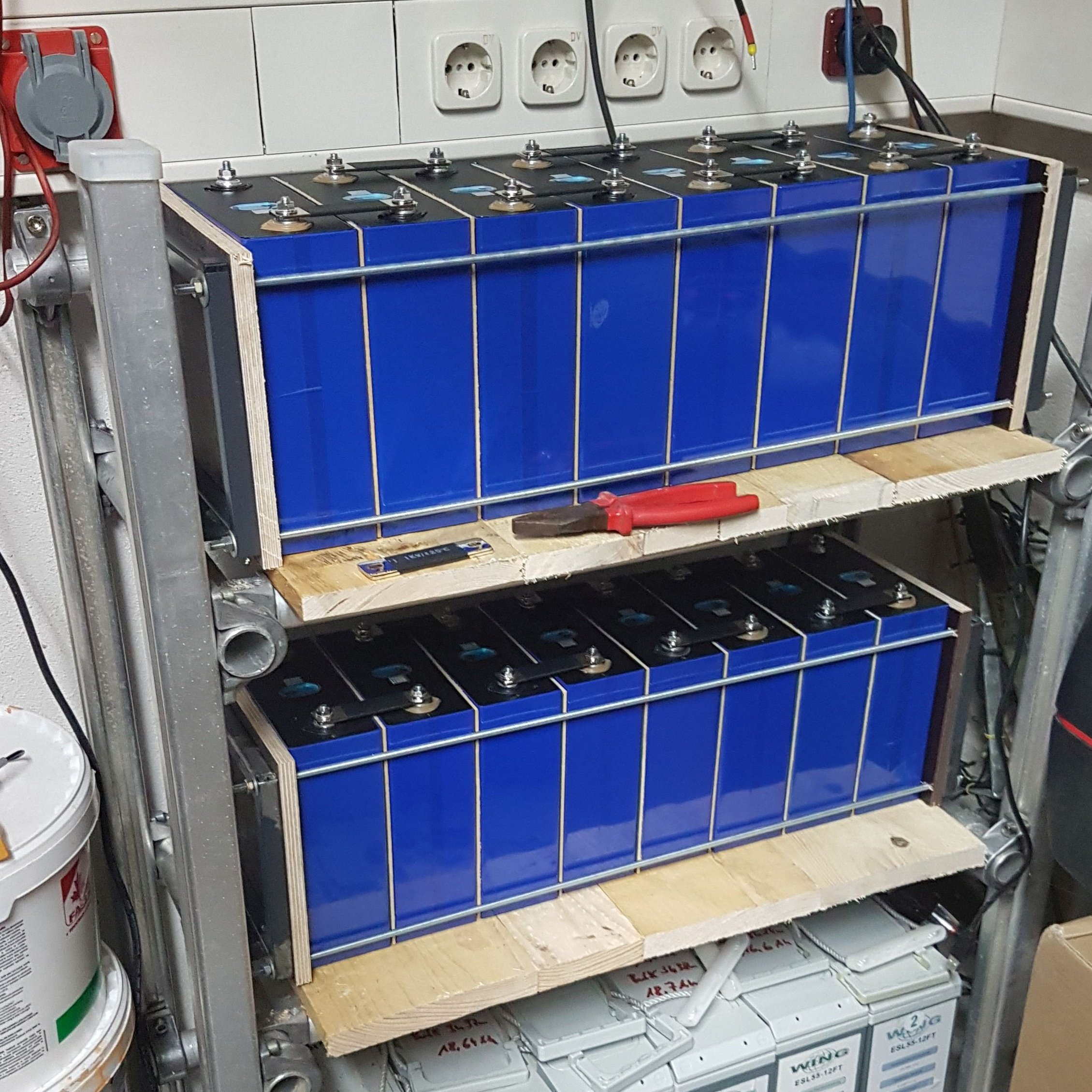 New Brand 280Ah Lifepo4 Battery 32V 320ah Cells 3.2V 302ah 330ah Prismatic Lifepo4 280Ah Battery Cells