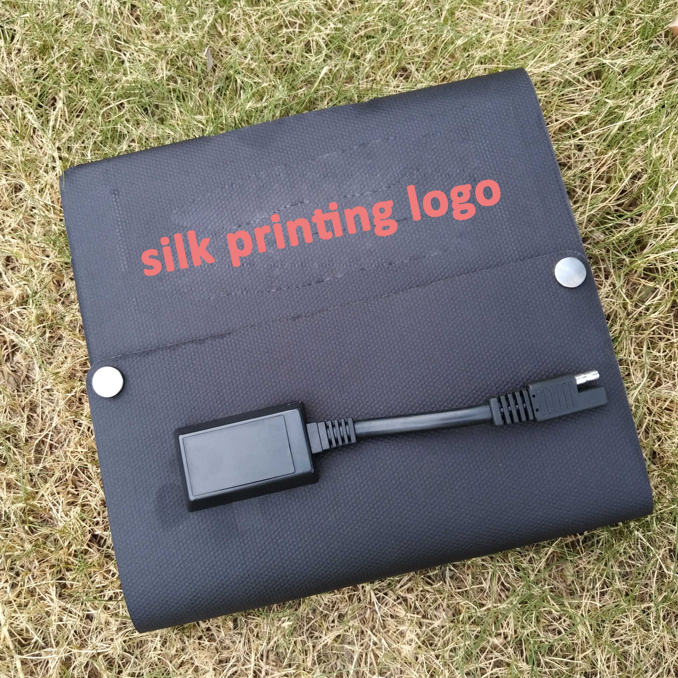 Foldable high efficiency 30W Solar Charger with 3 USB 2.0 Ports