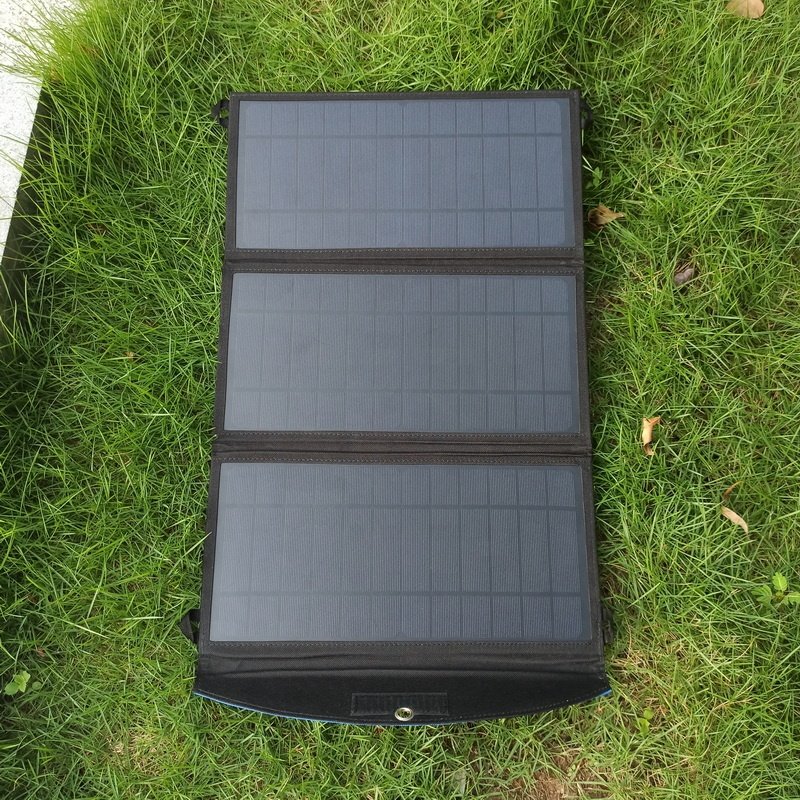 Solar Sun Charger 28W Portable Folding Phone Charger With Solar Panel Outdoor 5V Dual USB Charging Solar Powered Blue Blanket