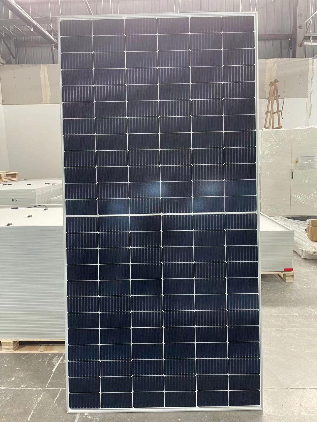 Yangtze 2024 10bb discount large 550w 570w 580w 600w solar panels with 25 years warranty hot sale at cheap price