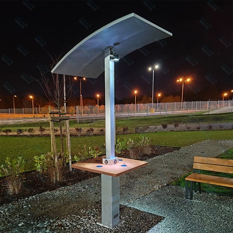 Outdoor Park Smart Solar Powered Energy Mobile Phone Charging Station