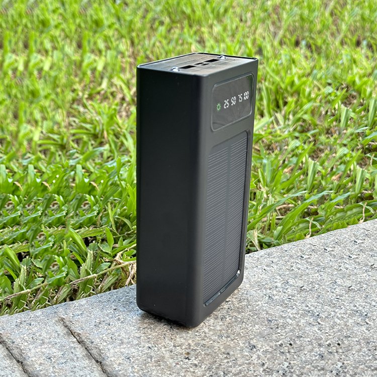 2024 Hot Selling Products 10000mAh 20000mah Large Capacity Portable Solar Power Bank with LED Flashlight Power Banks for Outdoor