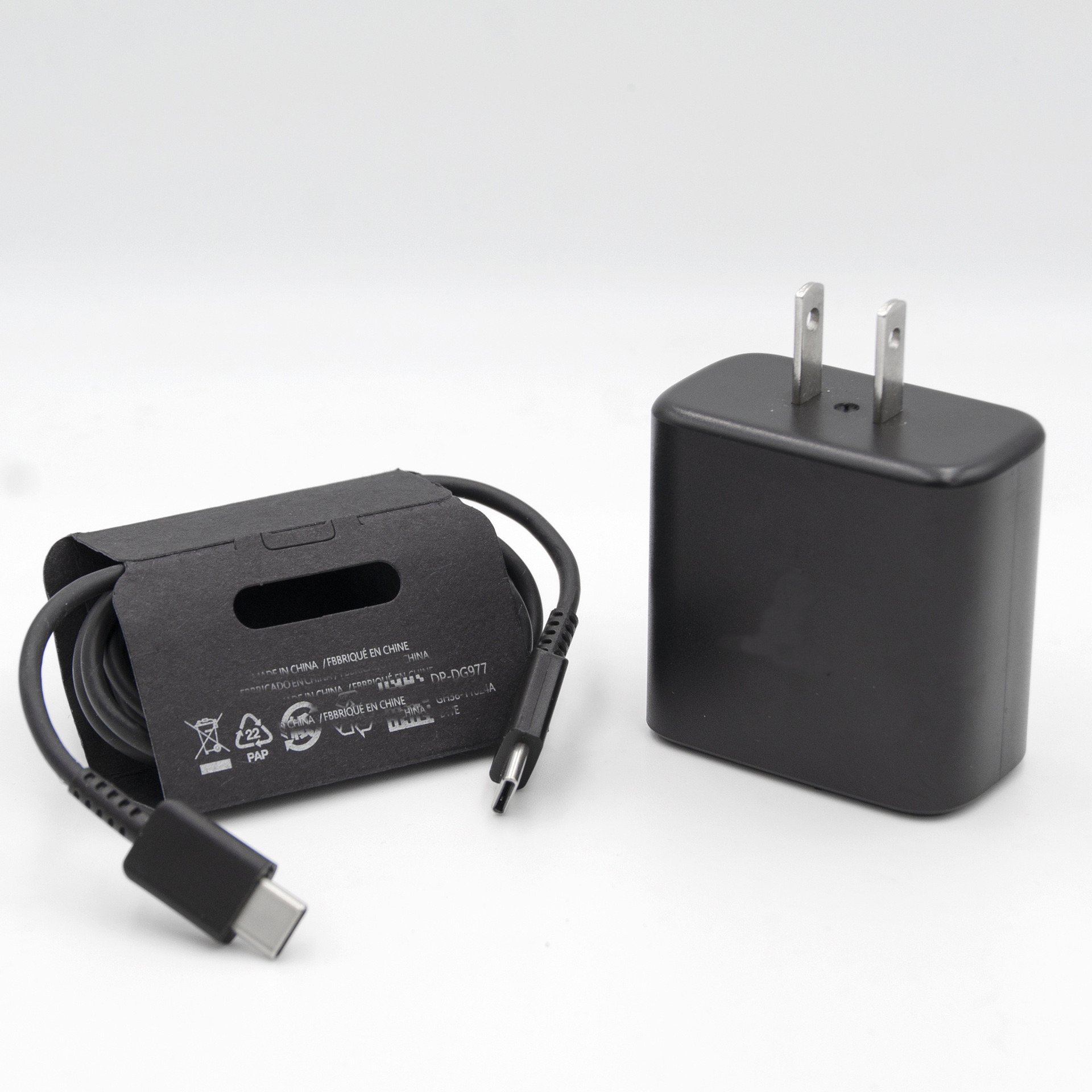 High Quality Ukca Certificate Type-c Port Power Adapter Uk Us Eu Plug Gan Pd 45w Fast Charger Qc 3.0 Wall Charger For Samsung