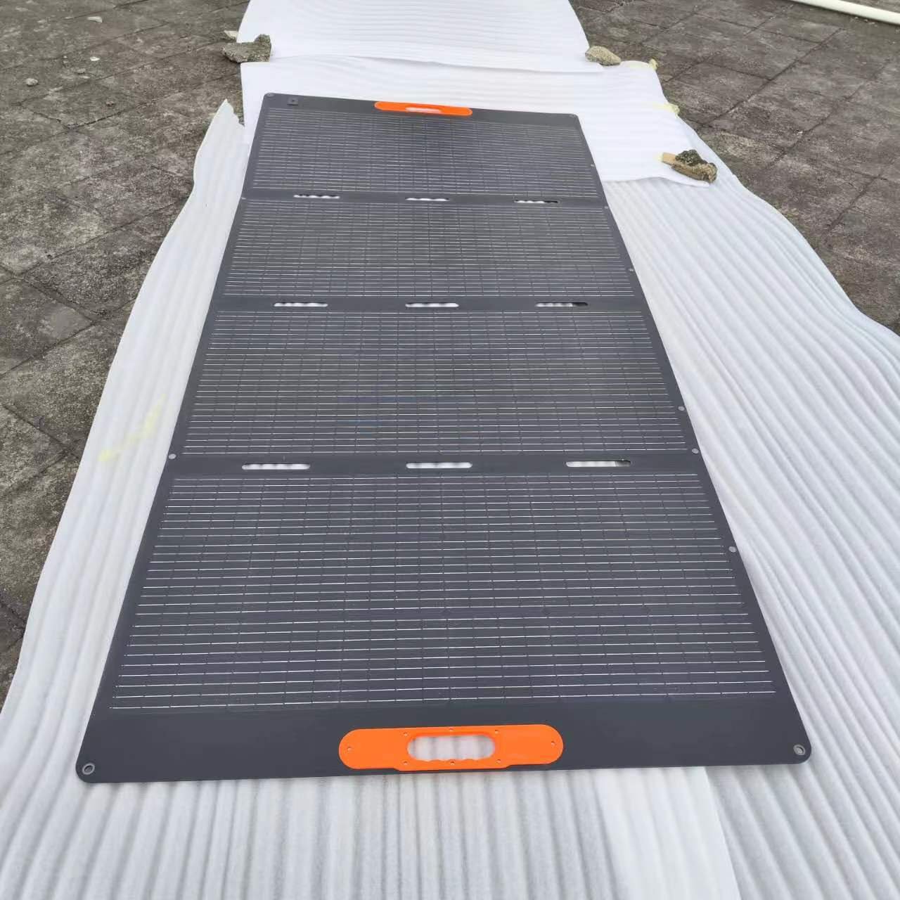 ETFE 36V400W Foldable Solar Panels Chargers Portable Solar Handbags with Kickstands and Output Connector MC4