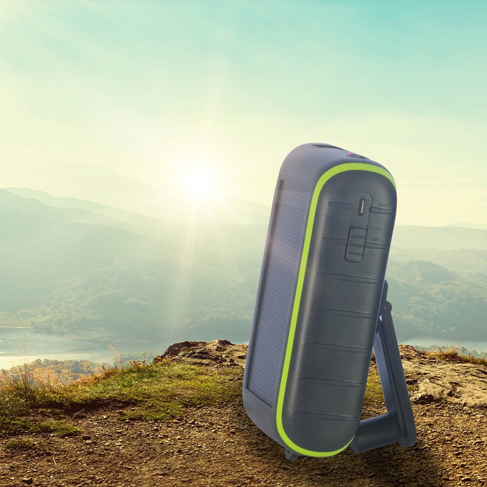 Portable Fast Charging Universal Solar Powerbank New Arrival Product with Solar Panel and Light