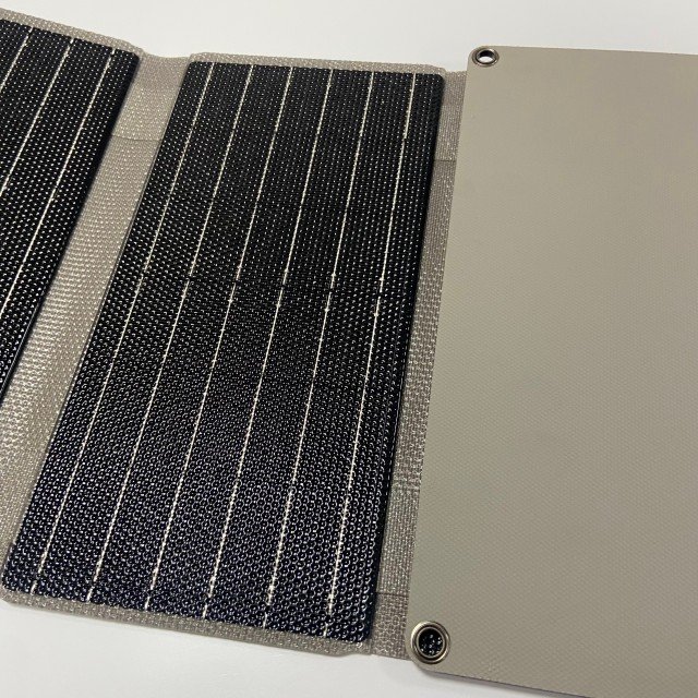 Customize High Efficiency 21W Ultra Thin Lightweight Portable Foldable Solar Panels for Solar Backpack