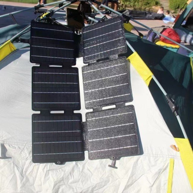 Solar Power Bank Charger Foldable Solar Panel Slim Hot Selling Outdoor Solar Charging Station 30W Customized Black Solar Tiles