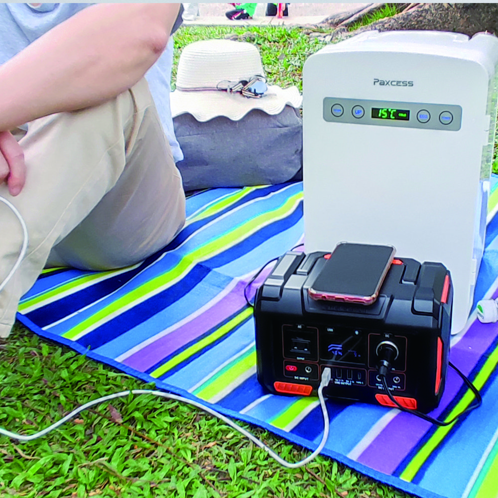 multifunction solar panel charger for outdoor100000Mah high capacity with lamp Power station Type-C 15W Wireless fast Charging