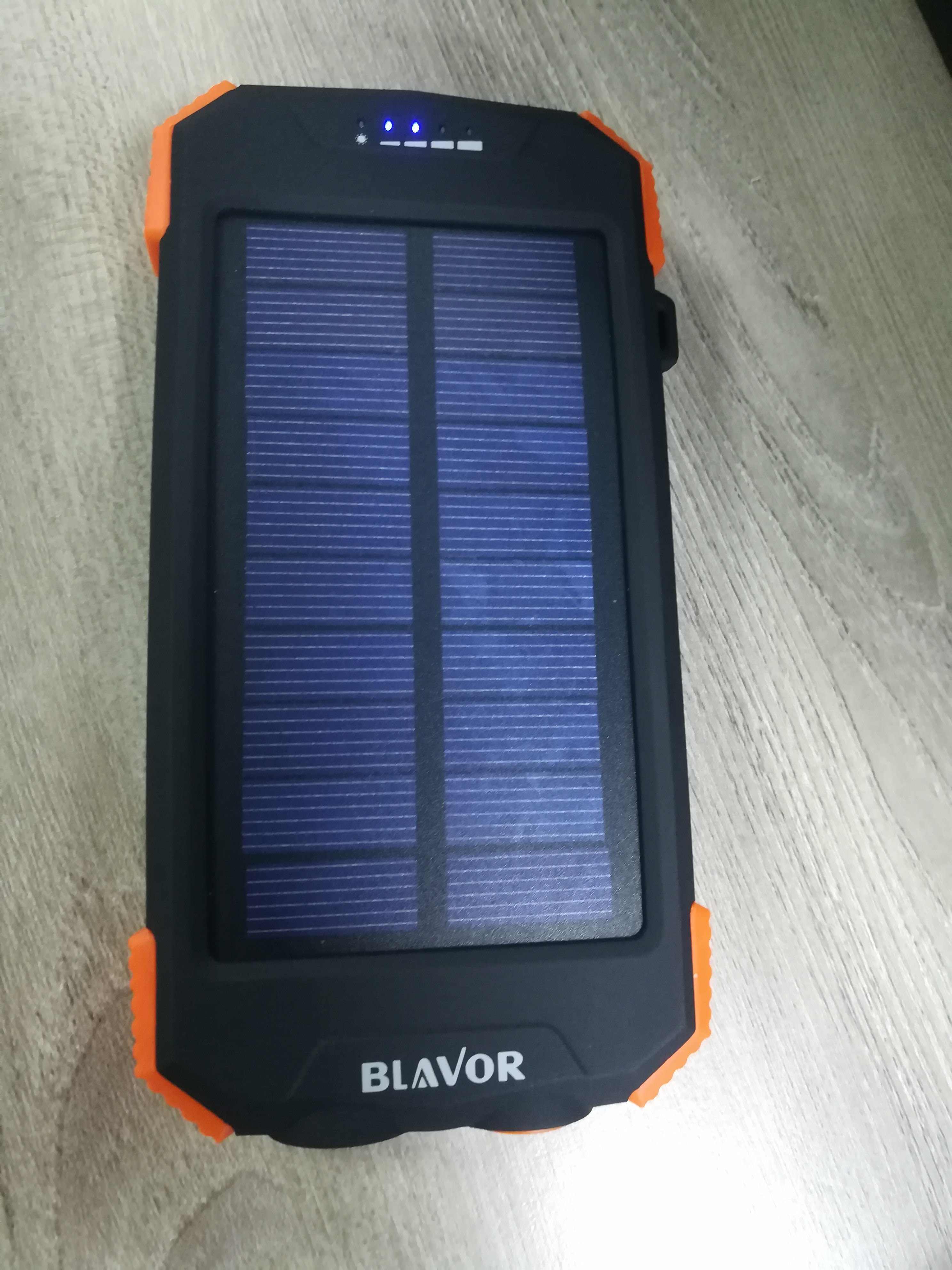 2024 New Products PD20W fast charging solar power bank wireless charger PN-W05S portable Solar Power Bank