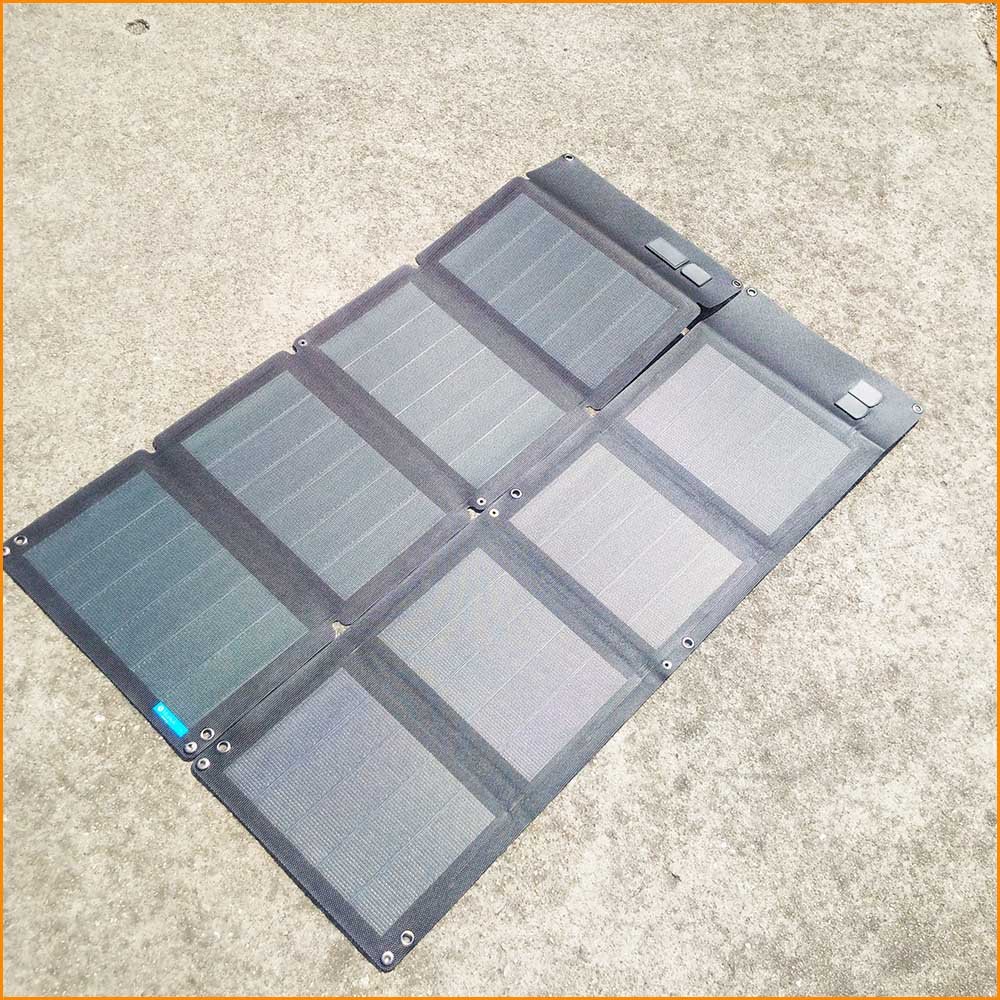 Portable ETFE thin film solar charger charge for electronic devices in wild adventure expeditions