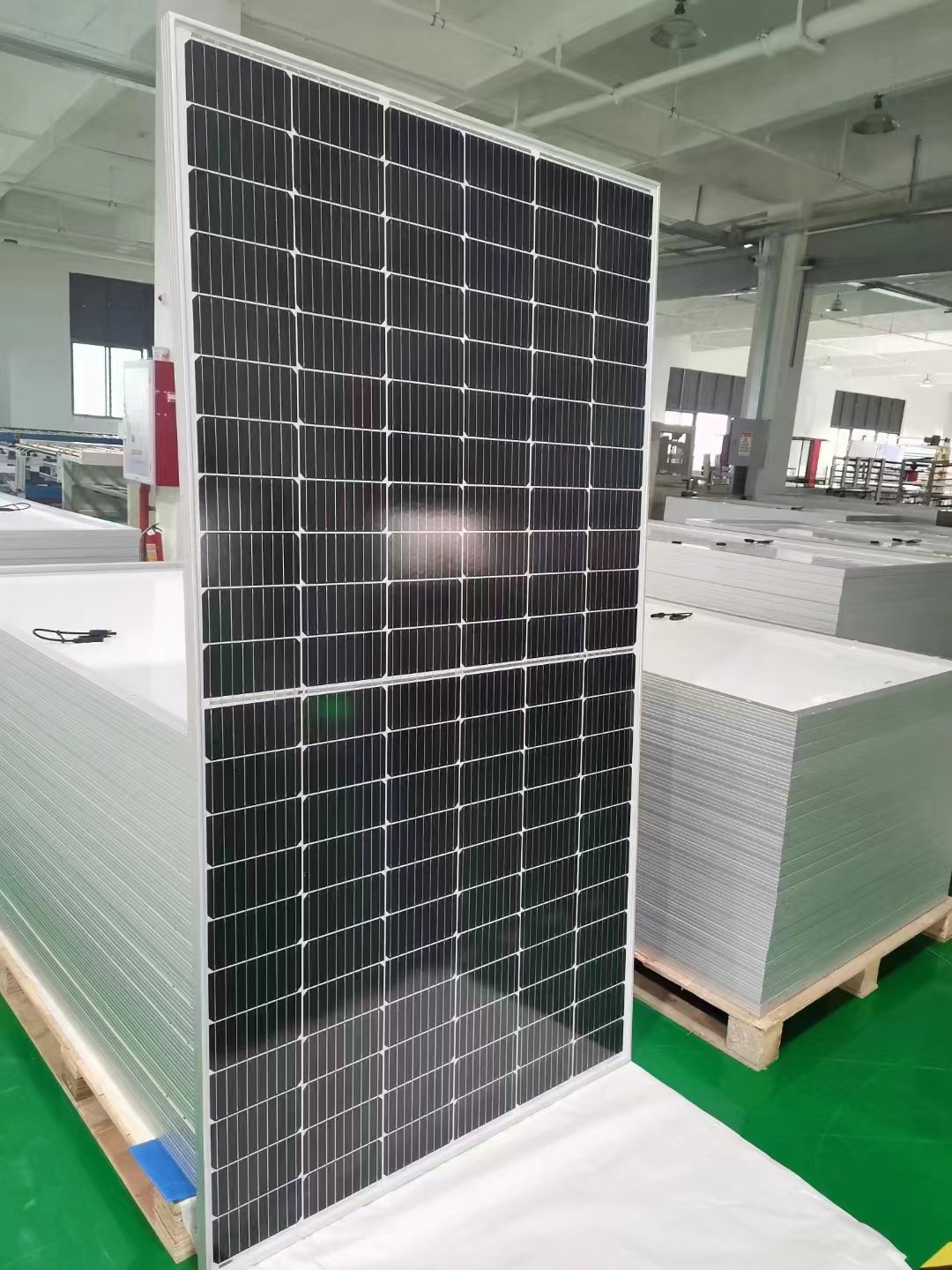 Jinko 540-560 Watt P-type Monocrystalline Solar Panels for Home Solar Power System High Efficiency PV Cell Solar Cells