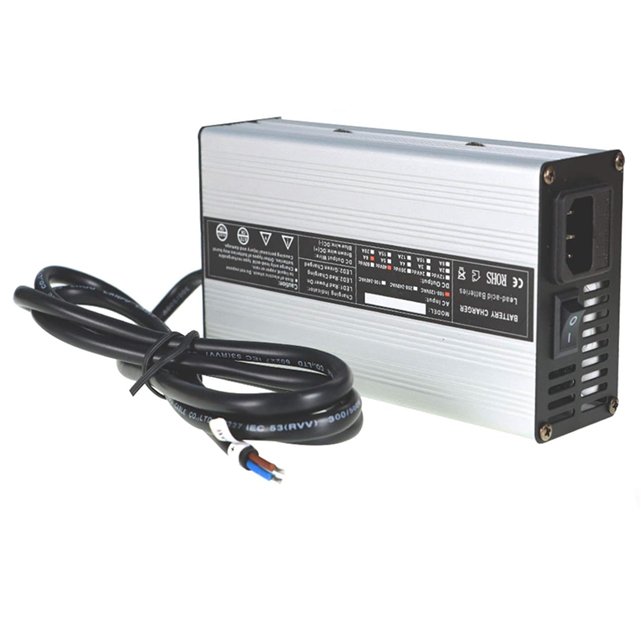 25.2V 20A 25A 30A hoverboard battery charger 1100W Electric Scooter battery charger for 6S Lithium Battery