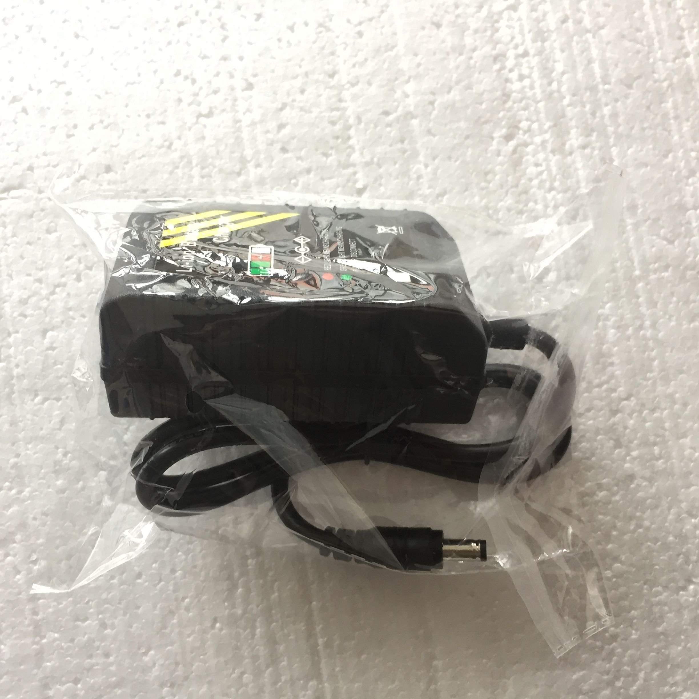 High quality lithium Battery Charger 12.6V 2A AC DC Power Adapter