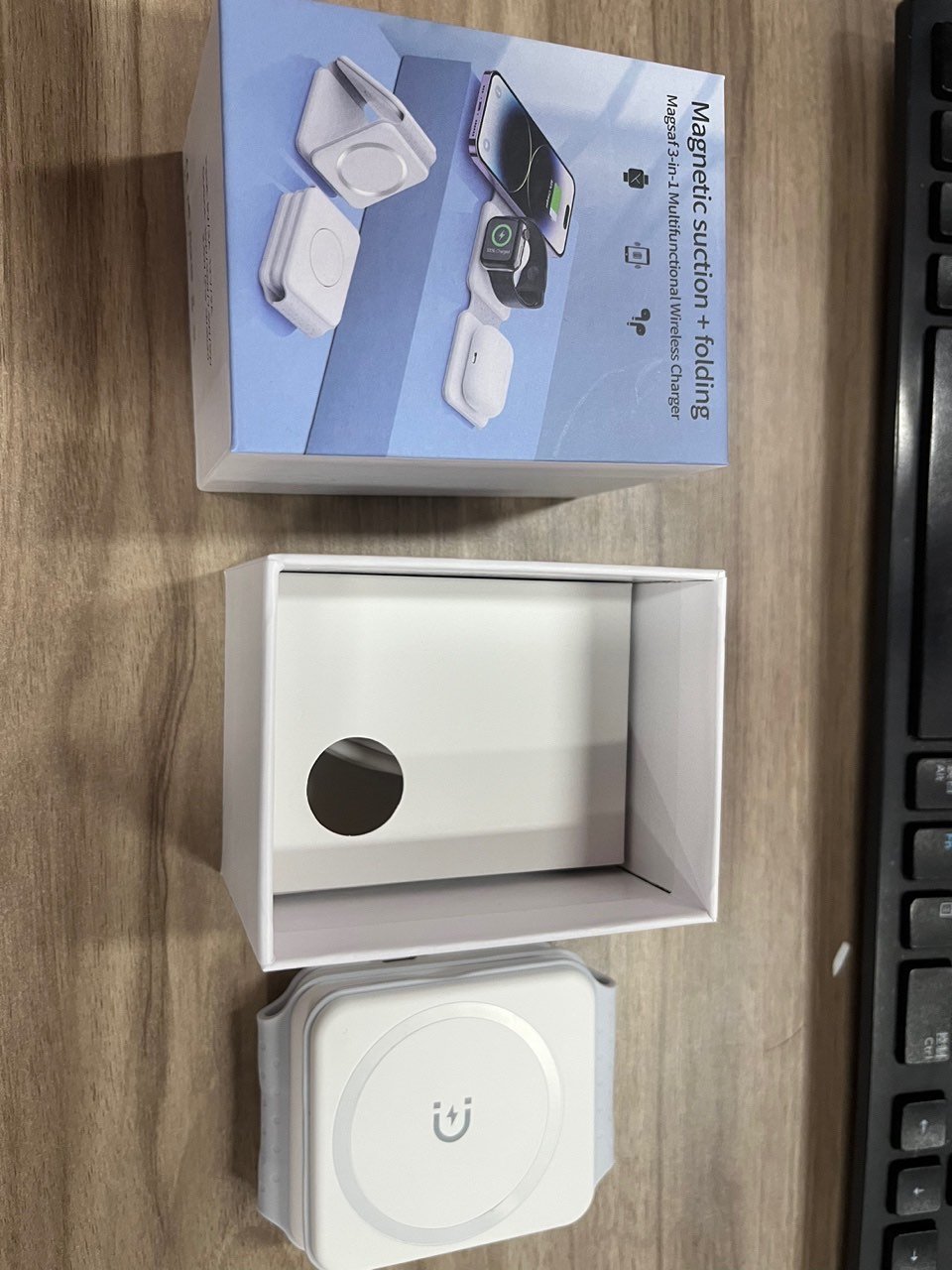 3 in 1 Foldable Wireless Charger Magnetic Fast Wireless Charging Pad Compatible For iPhone 15/Max/14 Apple Watch AirPods Pro