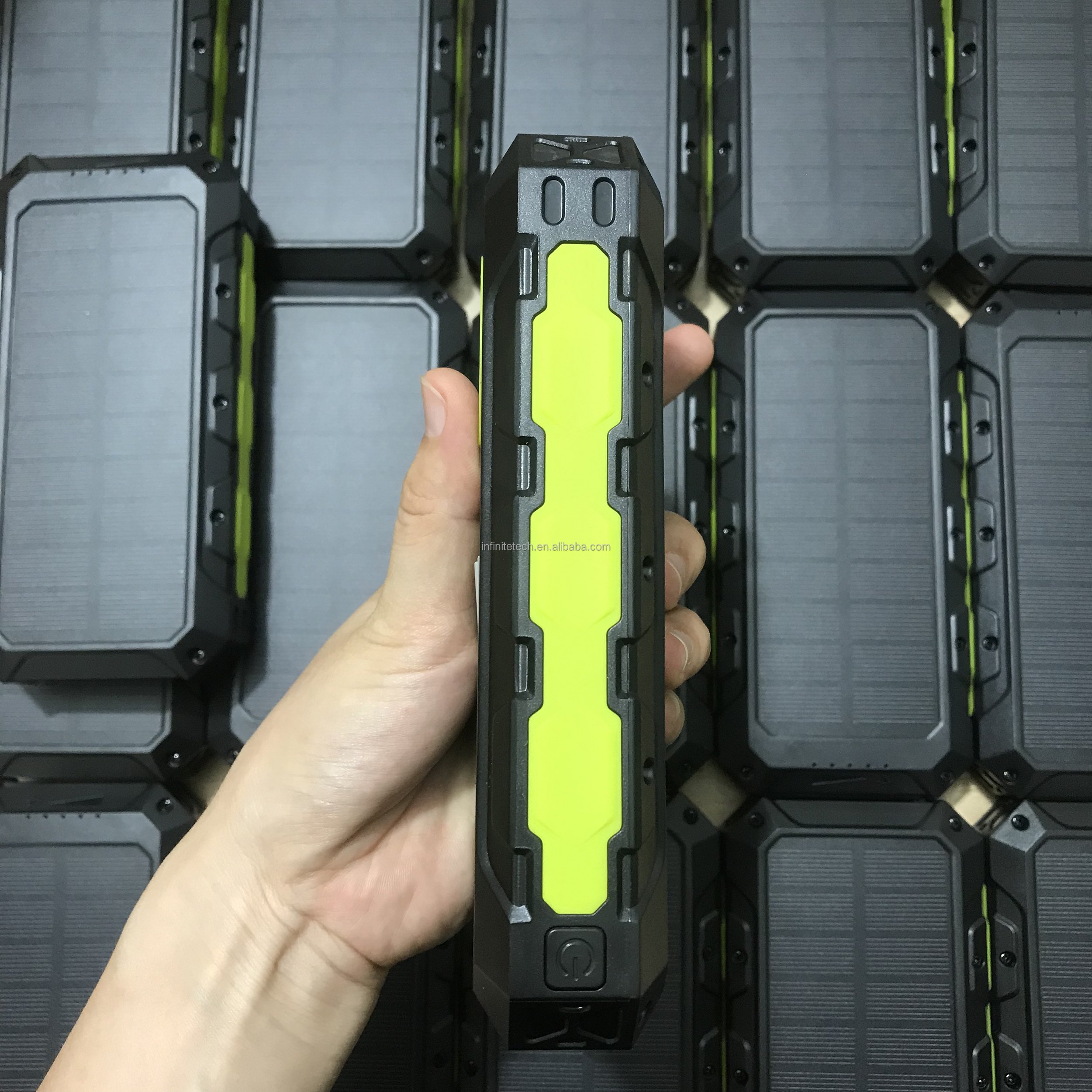 High Capacity Safe Waterproof Solar Power Bank 30000mAh Emergency Wireless Solar Charger Powerbank
