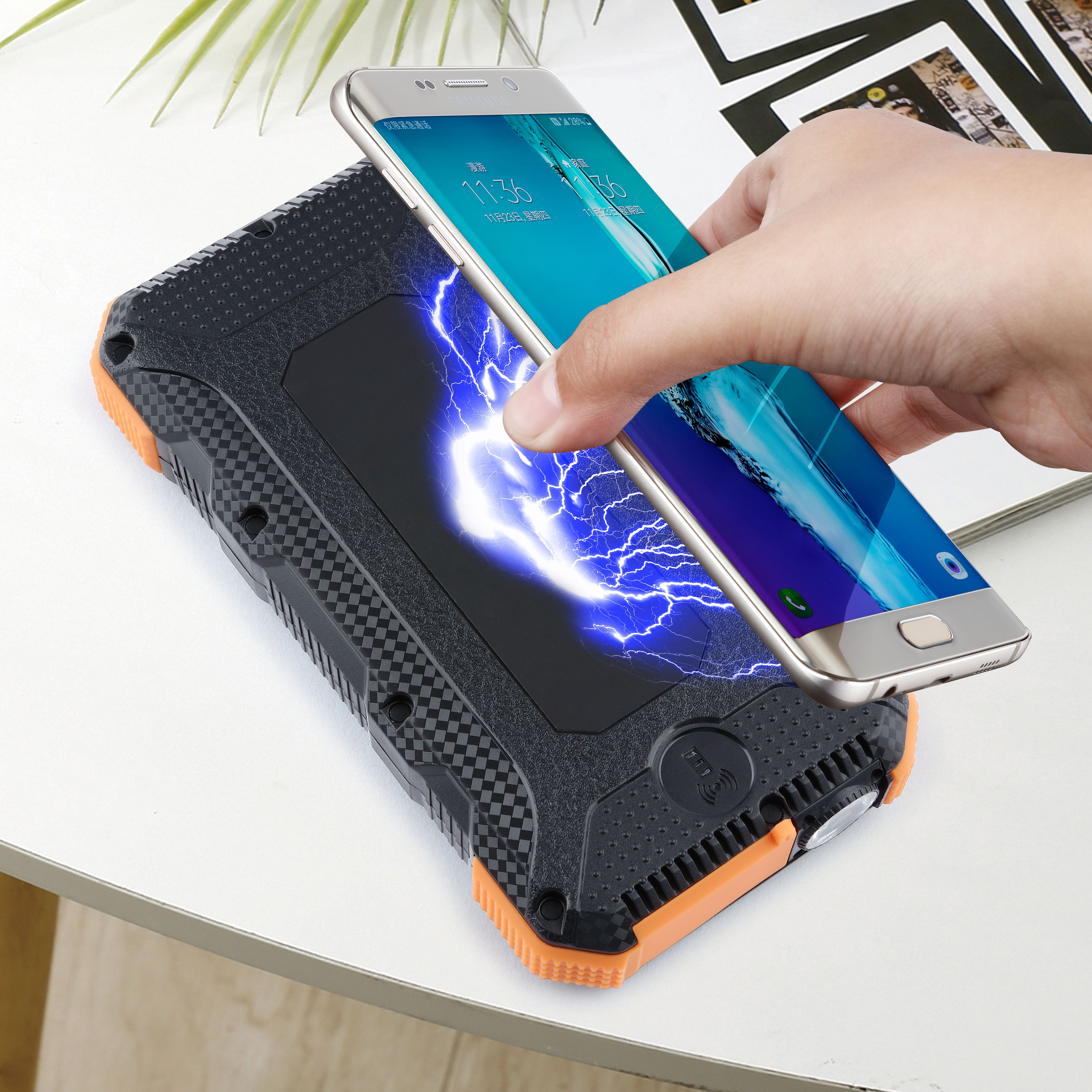 2022 New Waterproof Solar Phone Charger 20000 mAh PD Wireless Fast Charging Solar Power Bank Banks 20000mAh