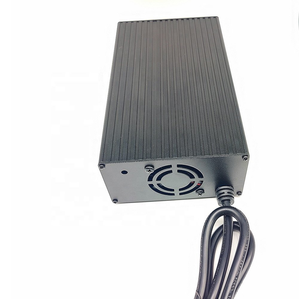 High power 12V Lifepo4 battery charger 14.6V 40A for electric bicycle Golf cart Solar energy storage