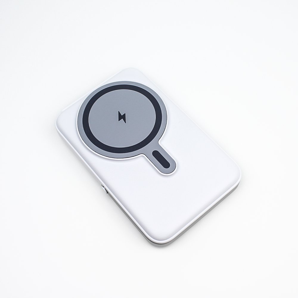 New Product With Bracket Wireless Power Bank Ultra-thin 5000mAh 10000mAh Mini Magnetic Power Bank Suitable 2 in 1 Power Bank