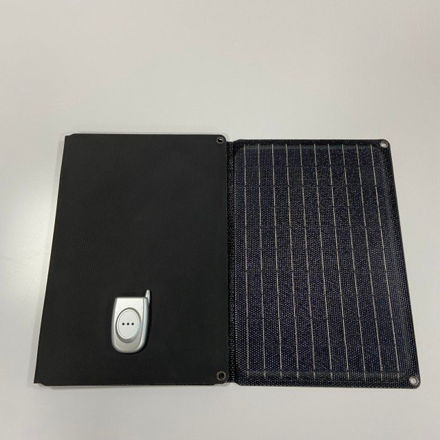 Quality Assurance 30W Folding Thin Lightweight Portable Paneles Solares Costos Solar Panel Charger for Digital Products
