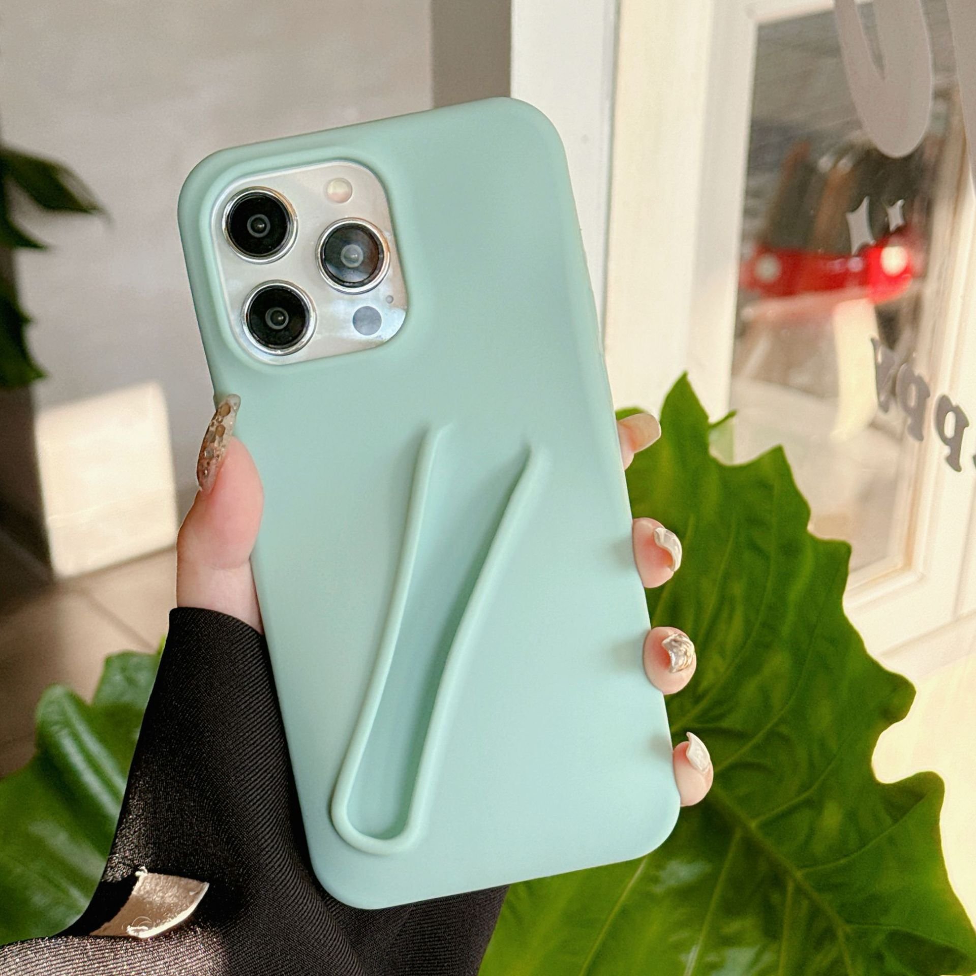 2024 Popular Lipstick Holder Silicone Shockproof Mobile Phone Case for Iphone 15 13 14 16 Pro Max