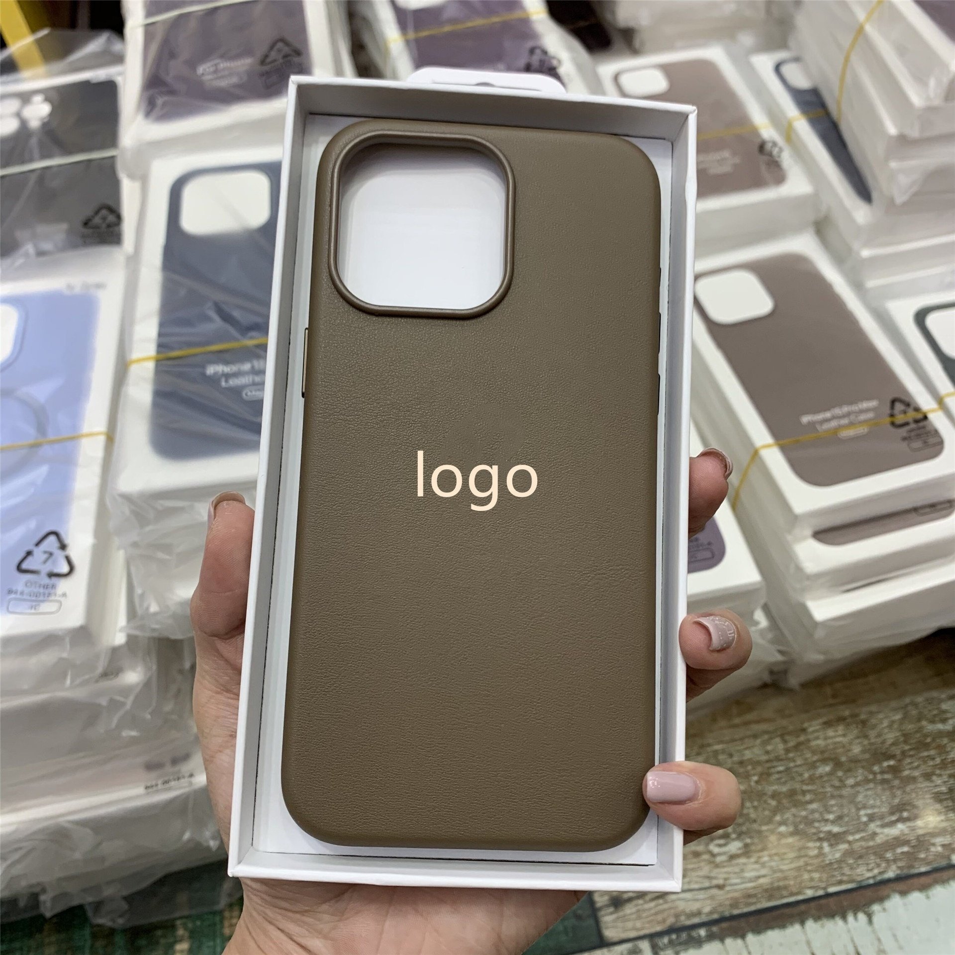 Luxury Wireless Charging Magnetic Shockproof Phone Case Genuine Leather Mobile Phone Case For Iphone 15 Pro Max with logo
