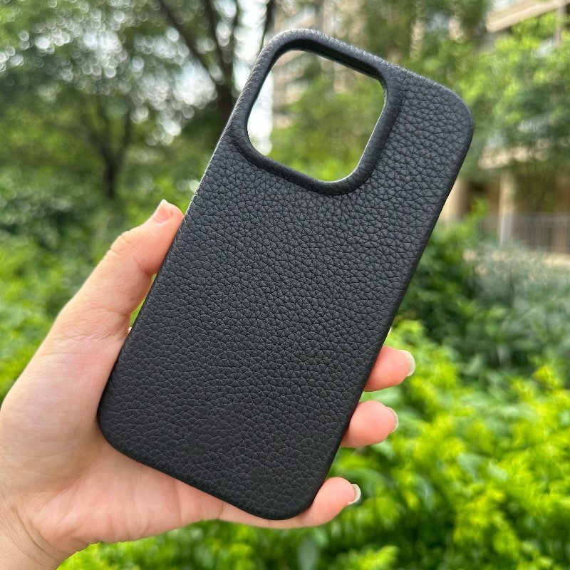 Wrapped Edge Pebble Leather Mobile Phone Cases Luxury Designer Magnetic Leather Phone Case for iPhone 15 Pro Max Cover