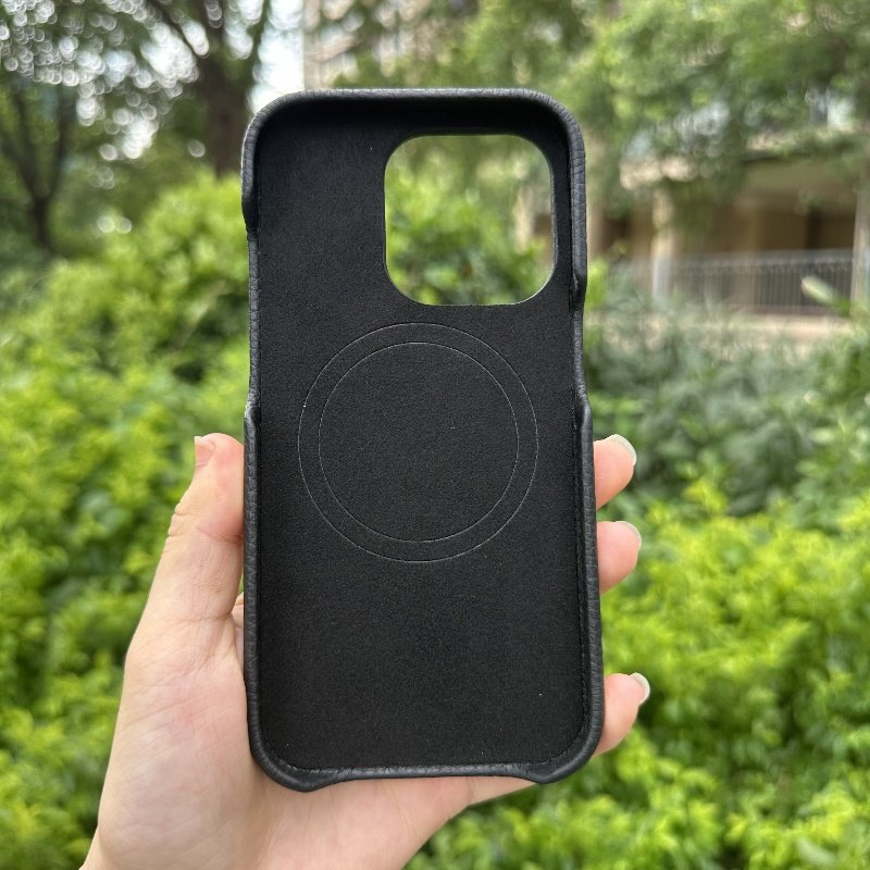 Wrapped Edge Pebble Leather Mobile Phone Cases Luxury Designer Magnetic Leather Phone Case for iPhone 15 Pro Max Cover