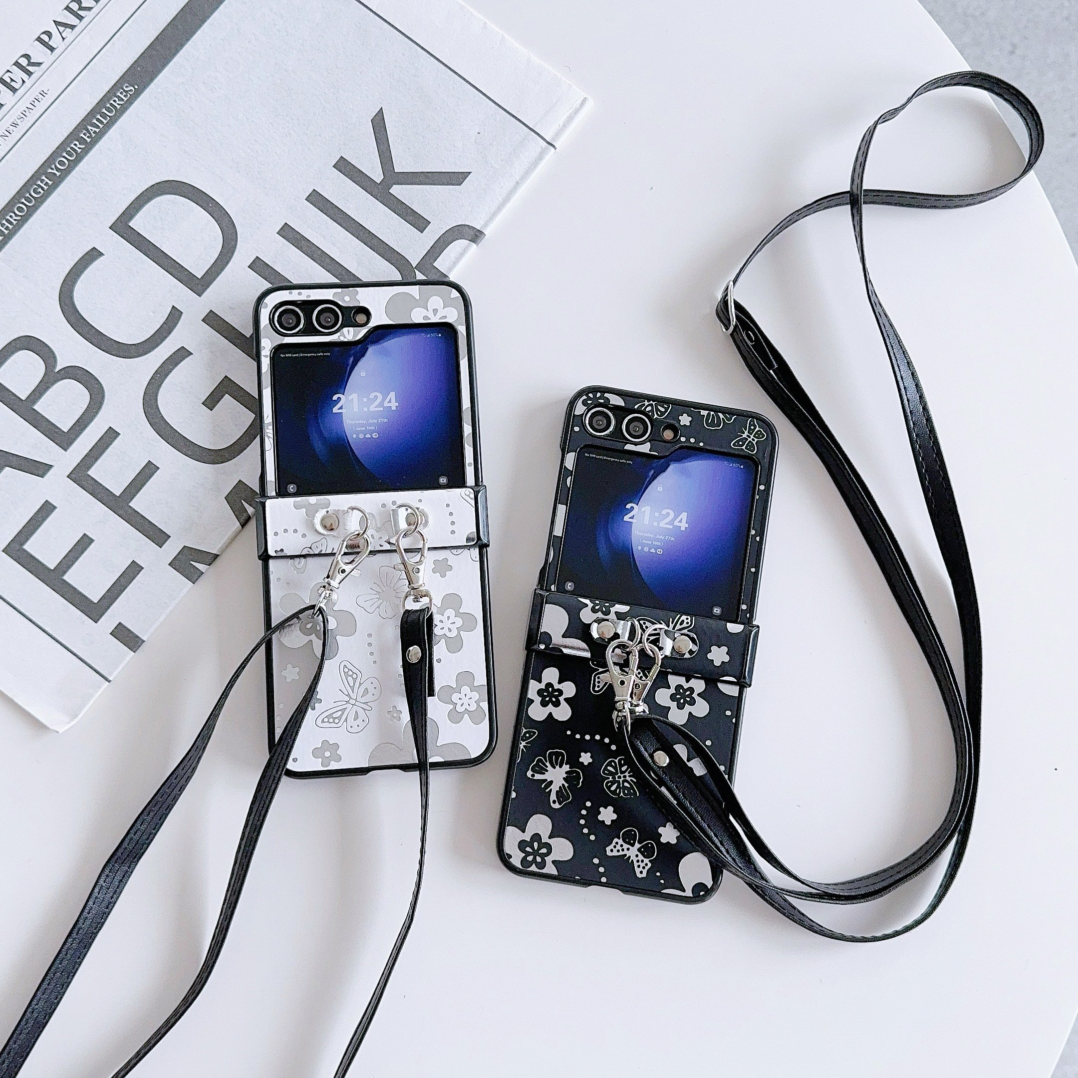 2024 Fashion Butterfly and Flower Patterns Mobile Phone Cases with Bracelet for Samsung Galaxy Z FLIP 6 5 4 3 Vivo XFlip