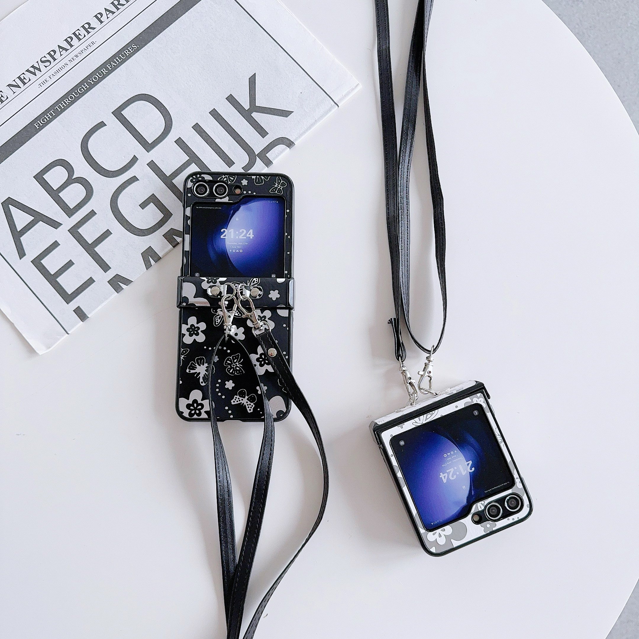 2024 Fashion Butterfly and Flower Patterns Mobile Phone Cases with Bracelet for Samsung Galaxy Z FLIP 6 5 4 3 Vivo XFlip