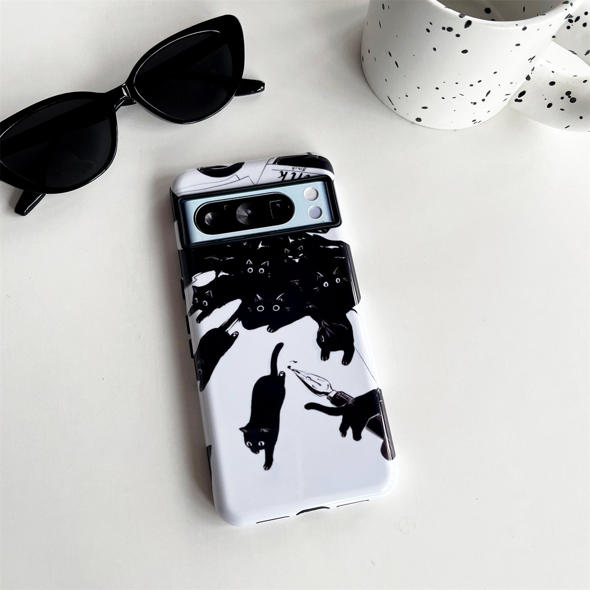 Black Cat Image Two-in-One TPU+PC Lightweight Mobile Phone Case for Google Pixel 9/9a/8/8 Pro/8a 5G Compatible
