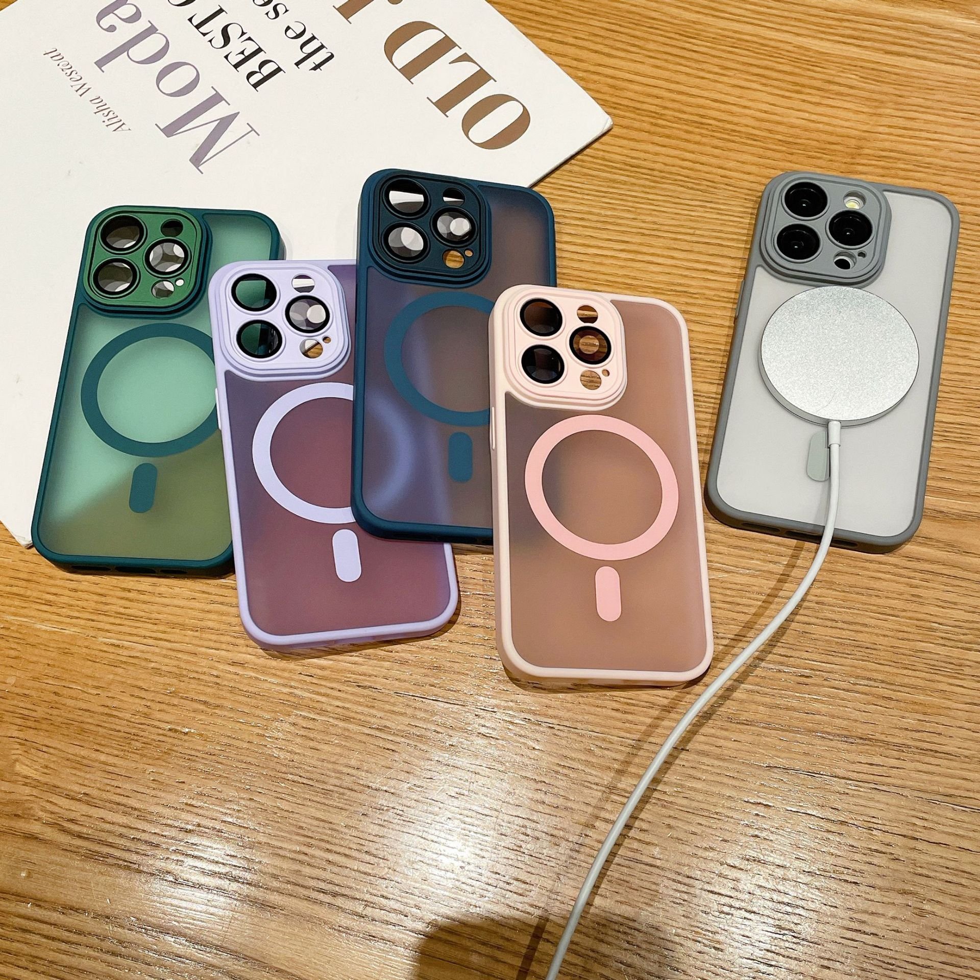 New Designs Transparent Magnetic Mobile Phone Case for iPhone 16