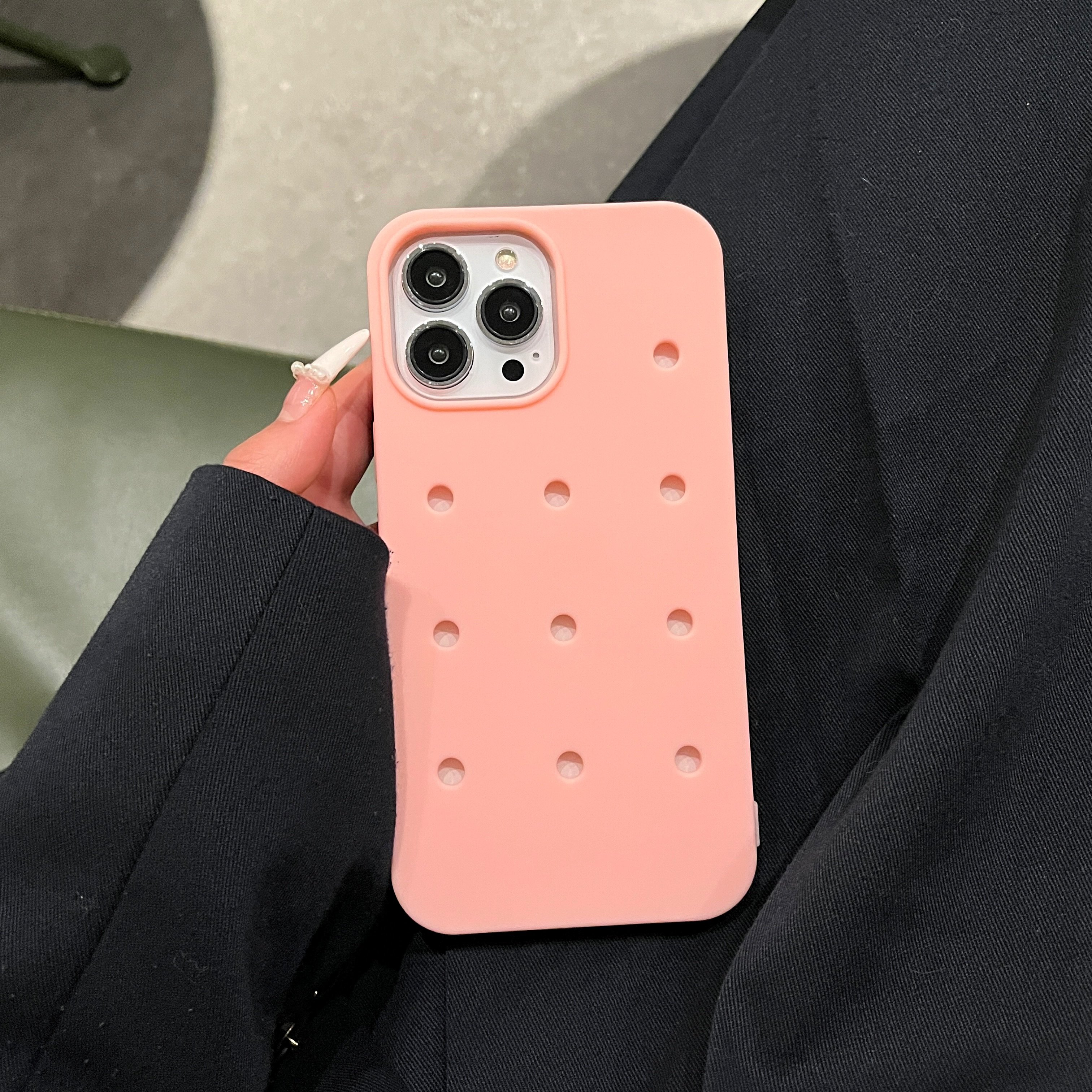 fashionable summer color waterproof silicone mobile phone case for iphone 16 15 13 14pro max hold clog charms