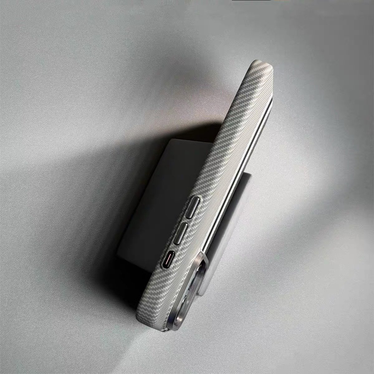 For iPhone 16 15 14 13 12 Pro Max phone cases Kevlar carbon fiber pattern magnetic hard back case Shockproof mobile cover