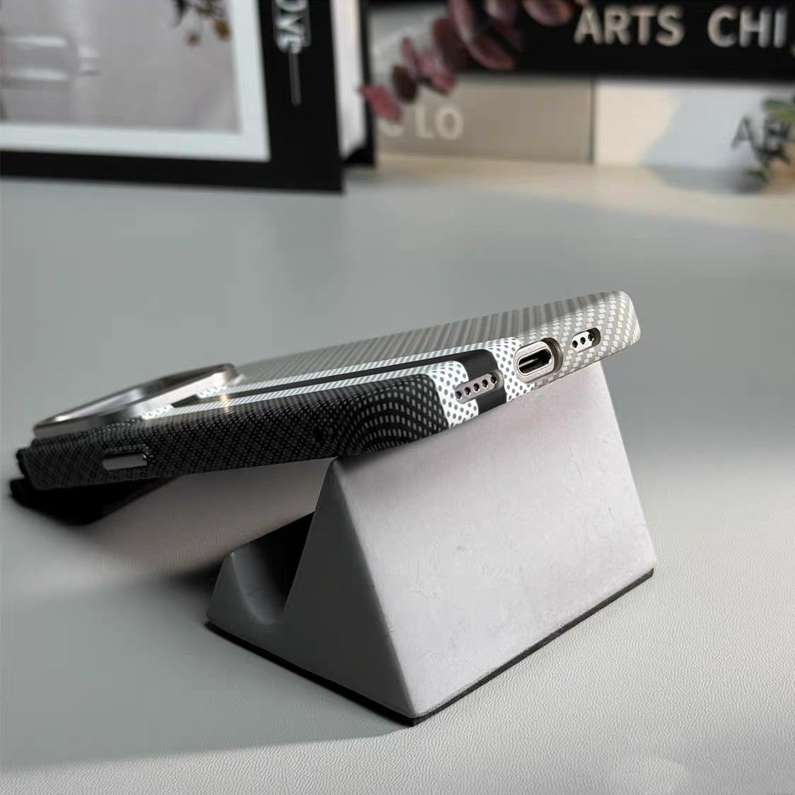 For iPhone 16 15 14 13 12 Pro Max phone cases Kevlar carbon fiber pattern magnetic hard back case Shockproof mobile cover