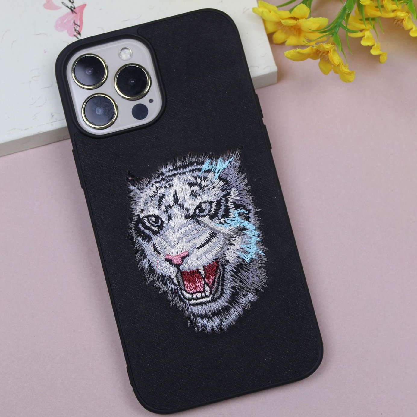 Custom High Quality Animal Embroidery Soft Slim Pure Leather Mobile Phone Cases For iPhone 14 15 Pro Max