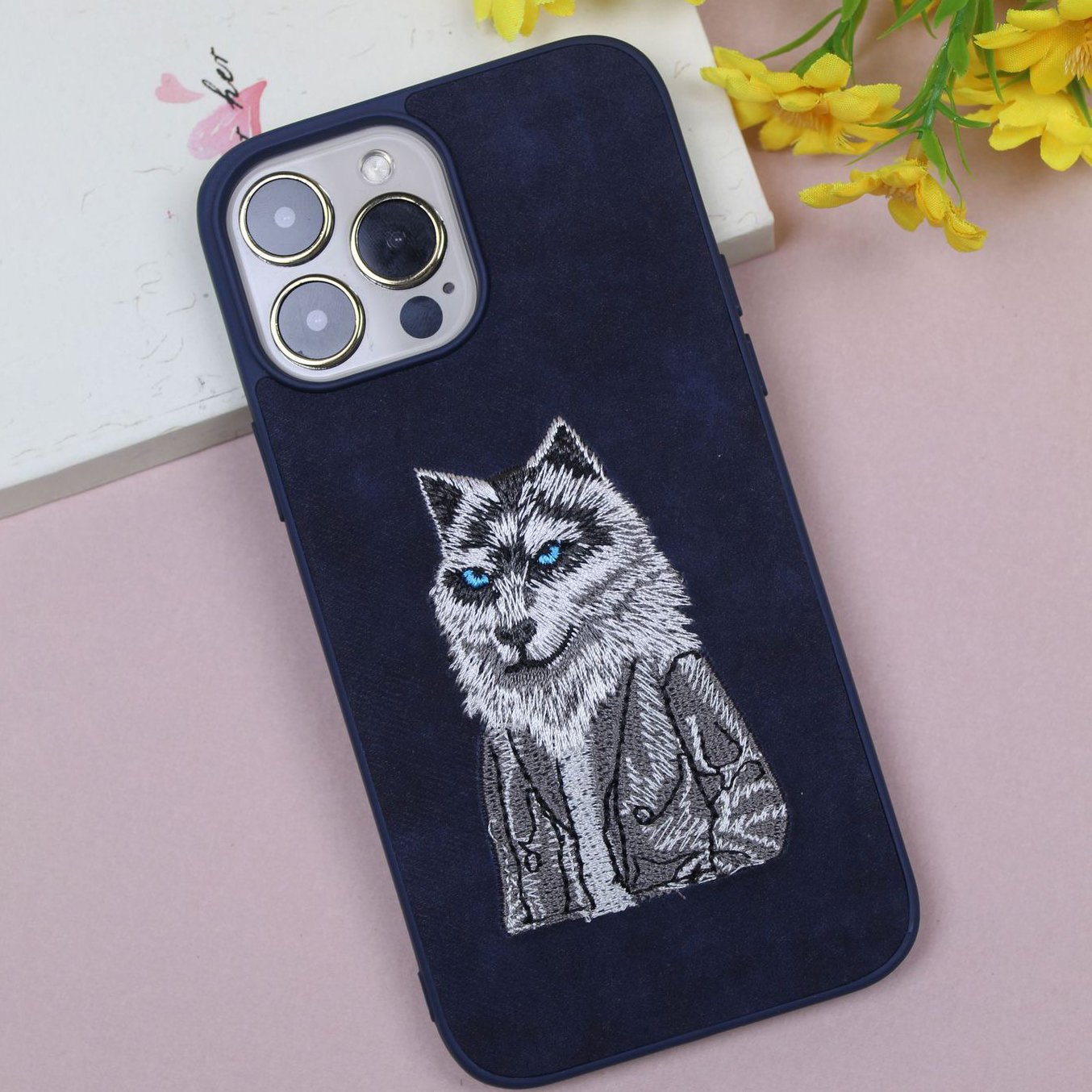Custom High Quality Animal Embroidery Soft Slim Pure Leather Mobile Phone Cases For iPhone 14 15 Pro Max