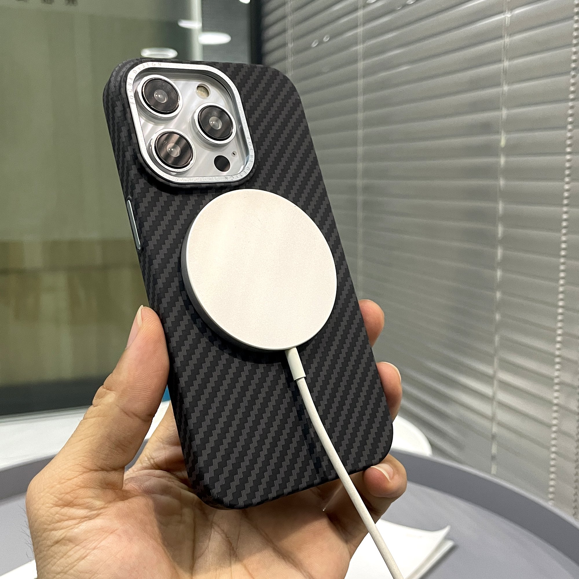 Magnetic Carbon Fiber For iPhone 15 14 13 12 Pro Max Mobile Phone Case Slim Fit Smooth Shockproof Protective Cover