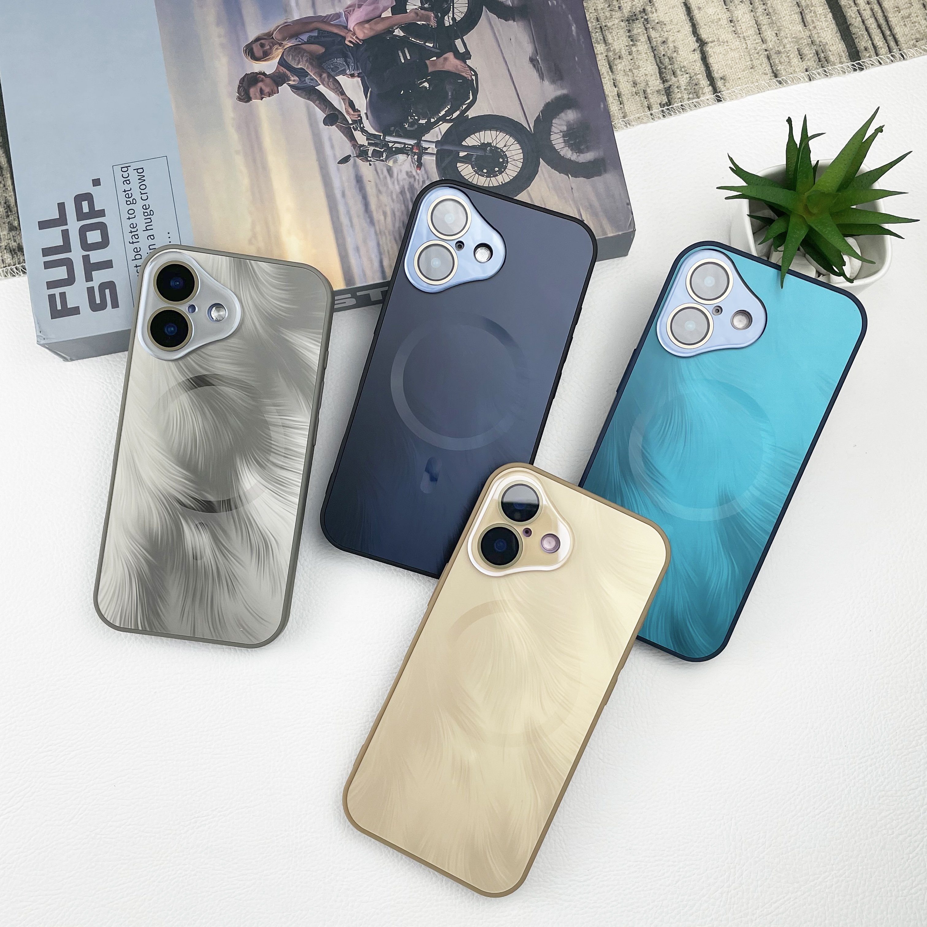Newest trendy Luxury TPU+PC Laser feather pattern Design phone case, Magnetic Wireless Charging cover For IPhone 16 Pro Max