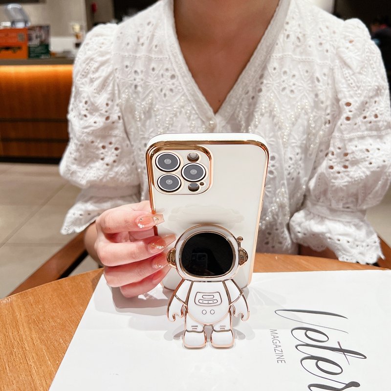 2024 New Arrival Electroplated astronaut folding stand mobile phone case for iPhone 11 12 13 14 pro max X XS XR phone case