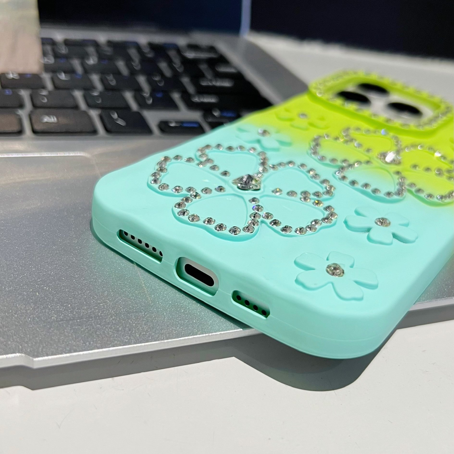 Luxury Flower Diamond Mobile Phone Case Fashion Silicone Bling Shockproof Colorful Back Cover For iPhone 15 14 13 12 11 Pro max
