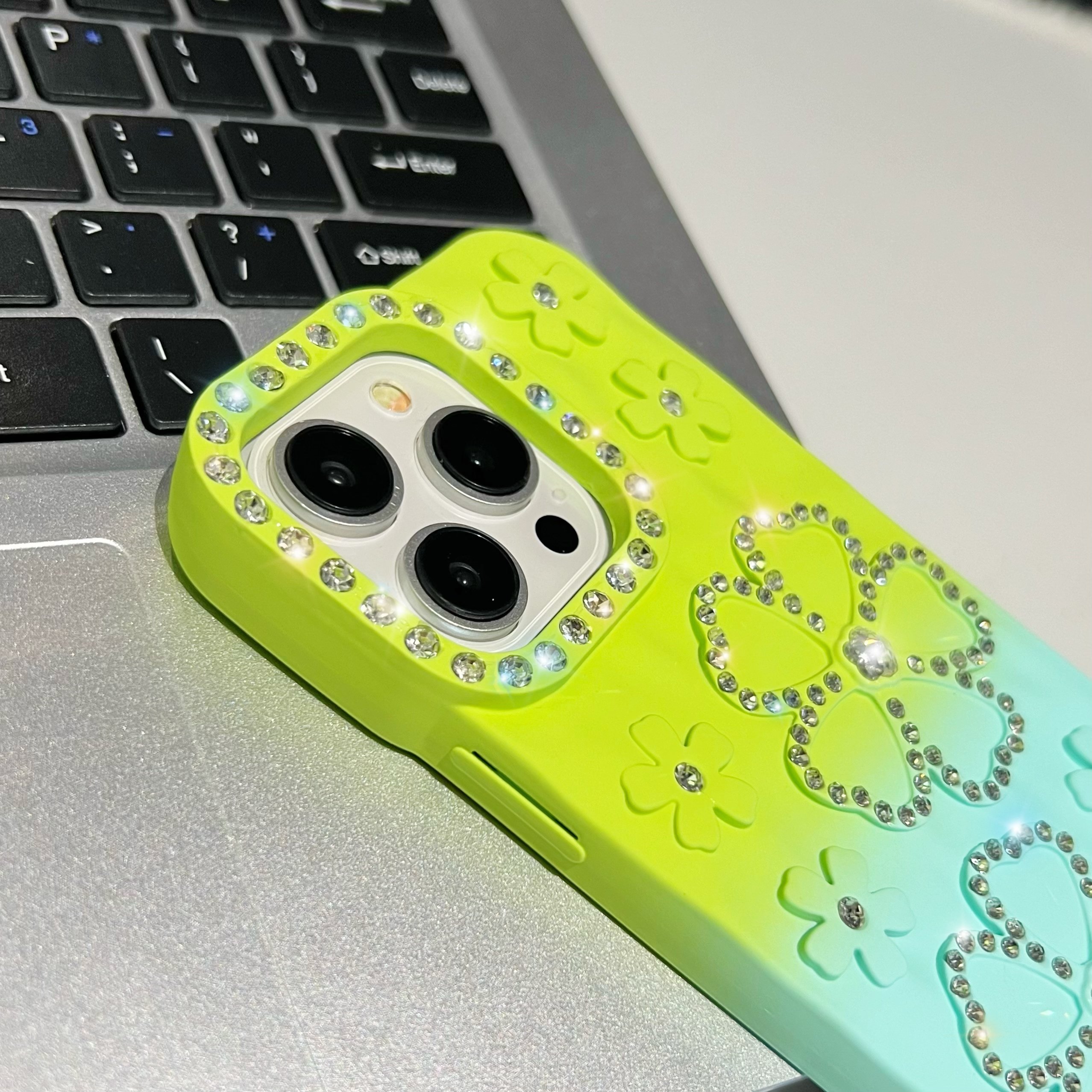 Luxury Flower Diamond Mobile Phone Case Fashion Silicone Bling Shockproof Colorful Back Cover For iPhone 15 14 13 12 11 Pro max