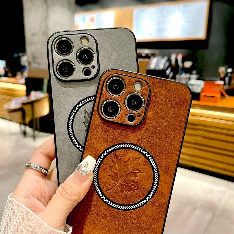 New Retro Leather Maple Leaf Luxury Magnetic Cell Mobile Phone Cases for iPhone 16 15 Pro Max 14 Plus 13 12 11 Pro XS XR