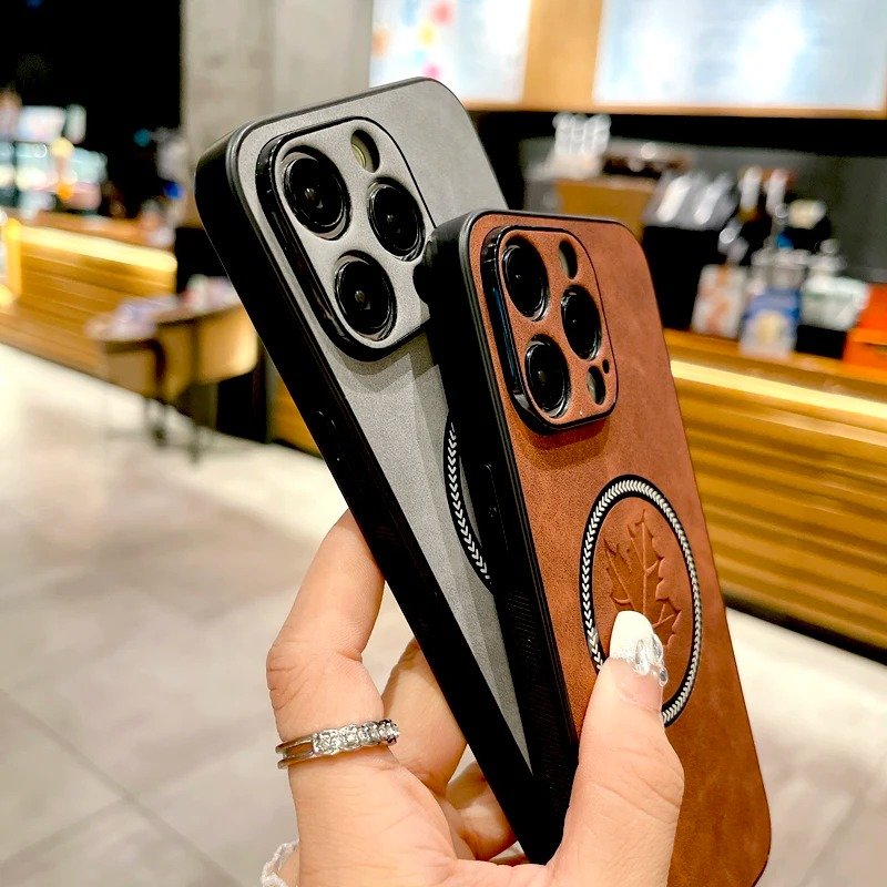 New Retro Leather Maple Leaf Luxury Magnetic Cell Mobile Phone Cases for iPhone 16 15 Pro Max 14 Plus 13 12 11 Pro XS XR